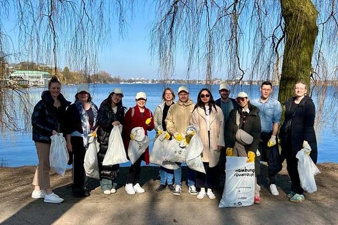 Living Sustainability: CREMER Supports "Hamburg Cleans Up”